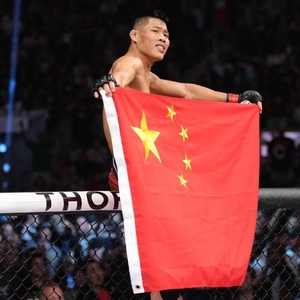 用最残酷的方式展现温柔 孤勇者李景亮的UFC之旅