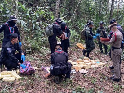 泰缅边境爆发交火！两名嫌疑人死亡，查获60万粒冰毒