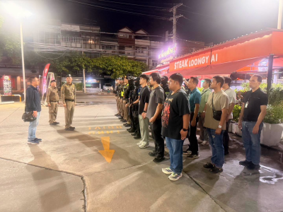 曼谷深夜青少年冲突升级，警方出动30人盘查17人