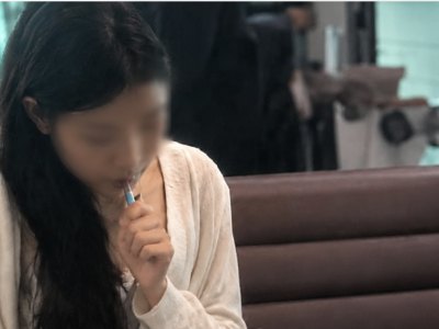 中国女子在仁川机场吸电子烟被拍！引发韩国舆论争议