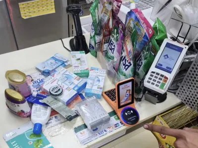 泰国曼谷两“臭美贼”落网！专偷精华、眼膜和保湿霜