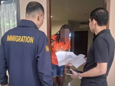 泰国苏梅岛突击检查！5名非洲籍女子被捕，最长逾期799天