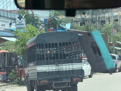 西港“OB4”突遭检查，多辆警车到场