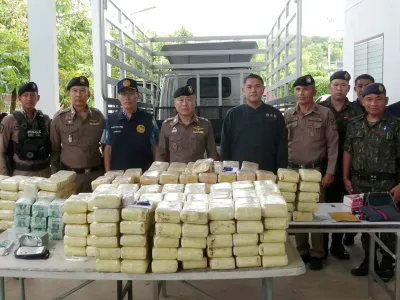 泰国货车暗格藏毒，318万粒冰毒及10公斤K粉被查