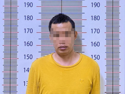 借钱先拍裸照！柬埔寨男子涉嫌非法放贷被捕