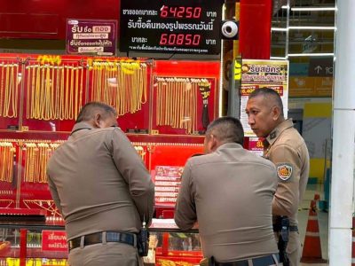 清莱金店3分钟被洗劫1300万，嫌犯骑摩托逃往老挝
