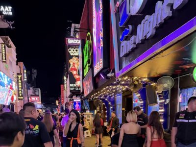 来这条街为了喝一杯柠檬水🤪