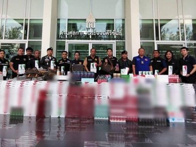 泰国南部突击查走私，1853包香烟被扣