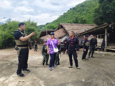 泰国男子持枪对抗警方，投掷爆炸物不成反把自己炸死