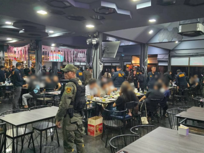 泰国无牌夜店凌晨遭突袭！5人被捕