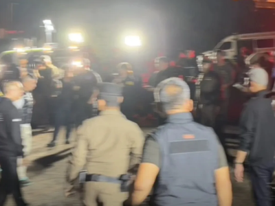 泰国警方拦查可疑车辆爆发枪战！两名27岁男子中枪身亡