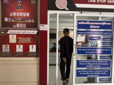 员工称遭打脸掐脖子！泰国YouTuber“阿乌君”到警局应讯