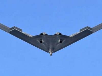 外媒确认中国“马兰怪兽”现身新疆，翼展约52米