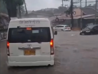 普吉岛暴雨淹多条道路！他朗县部分路段积水严重