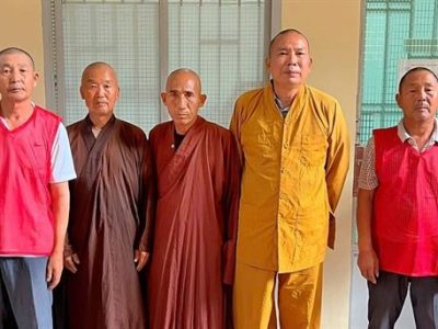 以僧侣身份向游客推销物品？5名中国人员在胡志明市被查