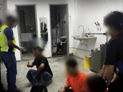 马来西亚柔佛突击检查“黑户窝点”，50名外籍人士被抓