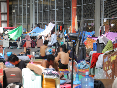行李都收拾好了，却不知道何时回家：475名印尼人滞留金边