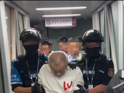 中菲执法合作：潜逃菲律宾绑架团伙头目邱某某被遣返回国