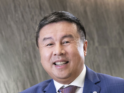 股价跌到两年多新低，黄汉雄公司直接砸7.2亿比索“抄底”