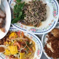 曼谷Soi Polo｜这家炸鸡真的太多蒜了