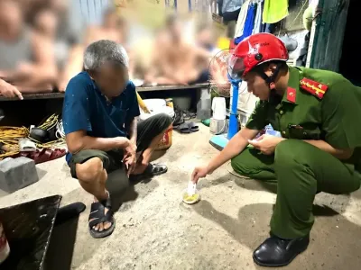 越南河内警方突查建筑工地，3名外来工人毒品检测呈阳性