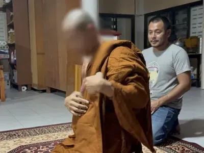 寺庙里竟有人卖K粉？泰国警方卧底300泰铢设局抓人