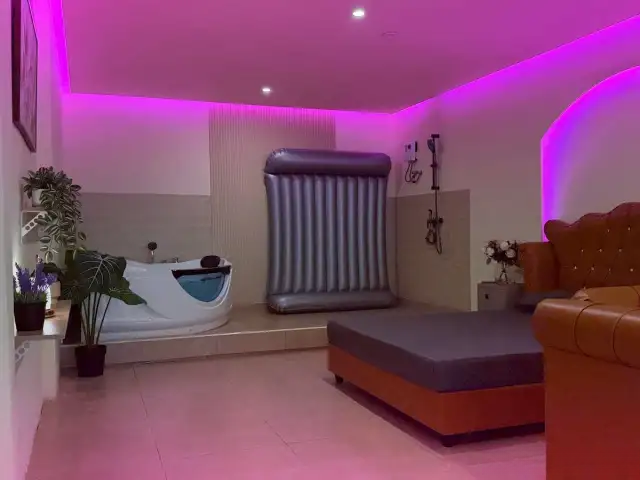 68044a666220446ea58fdae22fec97c1.png