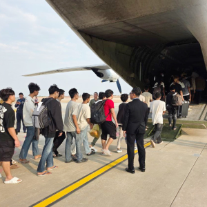 缅甸出动军机，押送729名电诈嫌疑人回国！