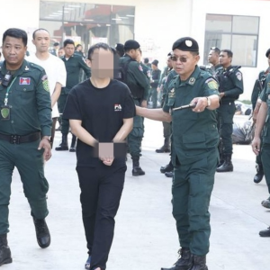 柬埔寨巴域市电诈园区被突袭!百余中国籍人员落网