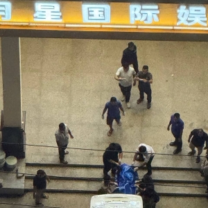日月星酒店惊魂：电诈人员跳楼身死