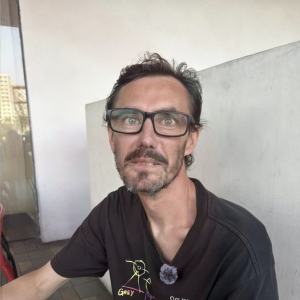 为爱倾家荡产！罗男赴菲追爱倾家荡产，现无家可归