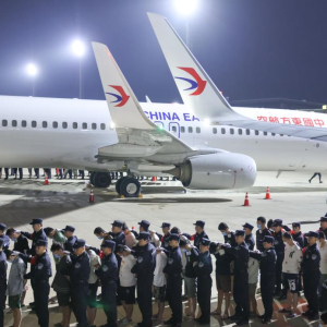 中方专机护送，斯里兰卡125名中籍诈骗嫌疑人安全回国