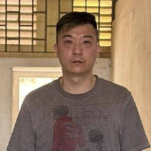 韩国人在柬埔寨从事电诈被抓！警方缴获大量设备
