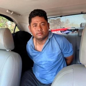 磅湛警方开枪抓逃逸车嫌犯，非中国人