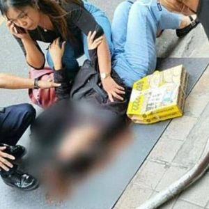马尼拉中国城工地出事了，一女子被钢筋砸中