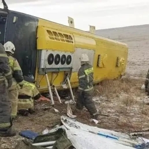 突发！载40名中国游客大巴俄境内翻车，已致1死10伤