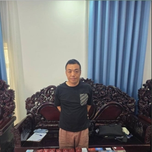 闹市拔枪！33岁中国男子在西港街头亮手枪，被宪兵逮捕