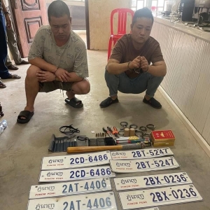 两中国籍男子在柬被捕，现场查获手铐、毒品、子弹及皮卡