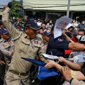 钱取不出来了！柬汇旺爆发大规模抗议冲突