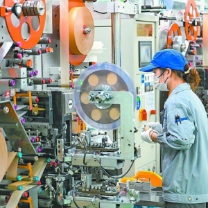 由降转升！中国 3 月 PMI 升至 50.4%，制造业景气度显著回暖