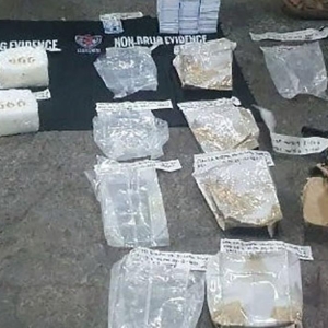 菲警在商场停车场抓获3名毒嫌，缴获“666”冰毒