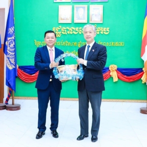 中国驻柬大使汪文斌访问贡布省，共商严打跨境电诈