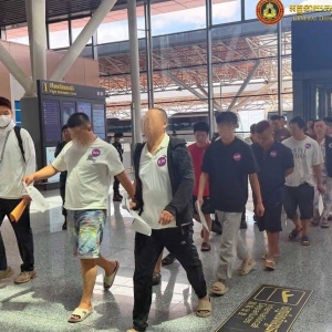 副首相亲自督办！近五百名涉电诈非法工被包机押回国