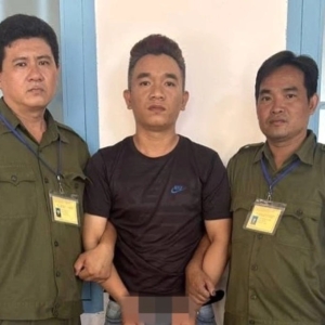 作案仅1天就被抓！越南胡志明市警方逮捕飞车抢金项链男子