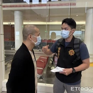 抄电诈园区抓到杀人犯！台湾重大通缉犯在柬埔寨落网押解