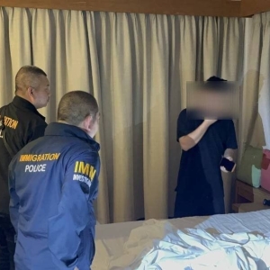 潜逃泰国中国男子落网！涉3000万换汇案被直接遣返