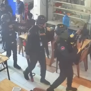 反诈新动向！波贝警方地毯式突击扫街，严查餐饮门店藏人
