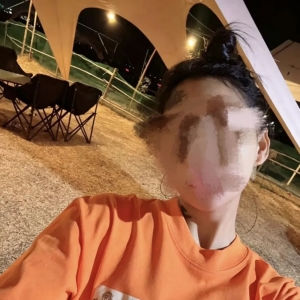 50岁中国水电工在西港遭遇网恋诈骗，被骗三千刀