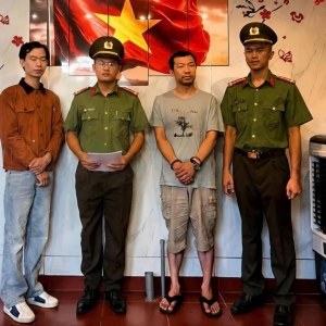 偷渡越南后用AI造假护照，两名中国男子当场被抓
