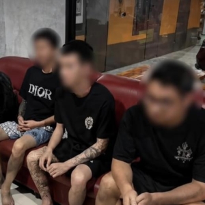 巴士南下途中被拦！4名中国男子无证入境被查